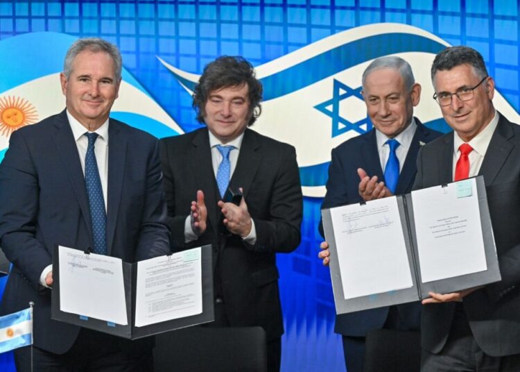 Cumbre de los Acuerdos de Isaac en Buenos Aires: la institucionalización de una nueva arquitectura regional