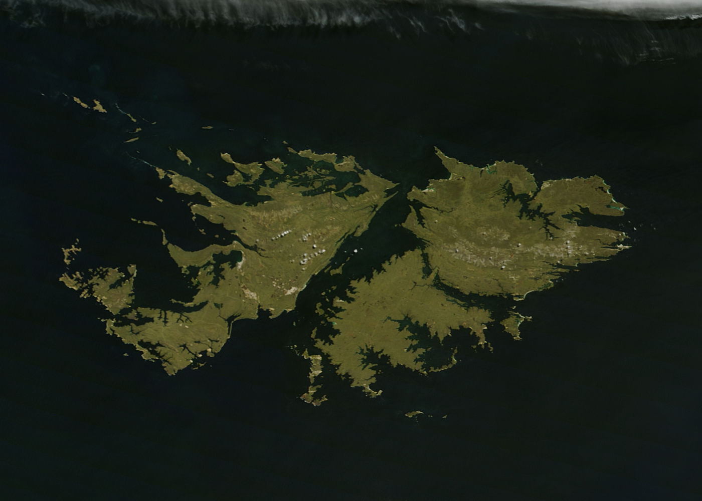 Imagen satelital de las Islas Malvinas en el Atlántico Sur.