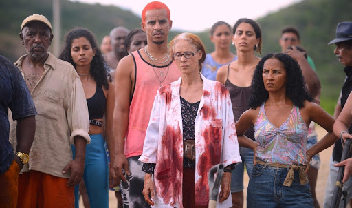 Habitantes del pueblo de Bacurau en la película brasileña de Kleber Mendonça Filho y Juliano Dornelles.
